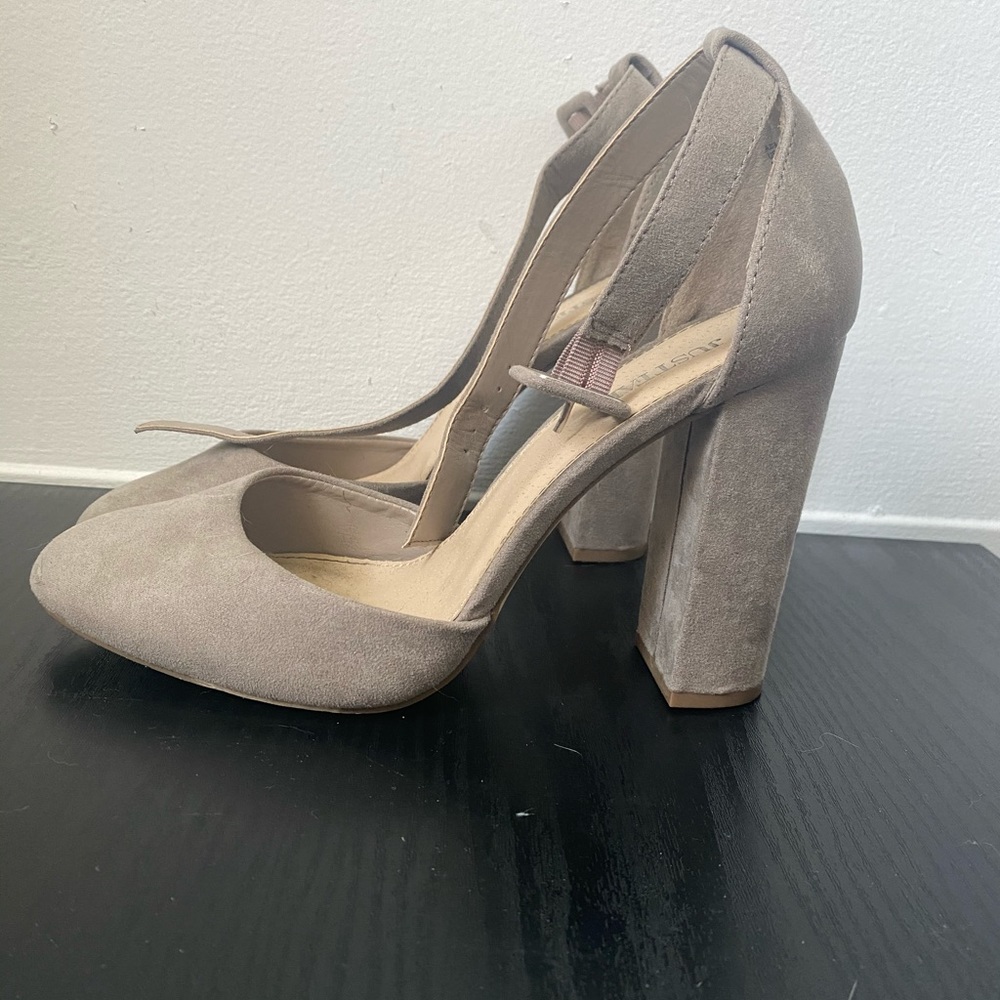 Closed toe block heeled shoes